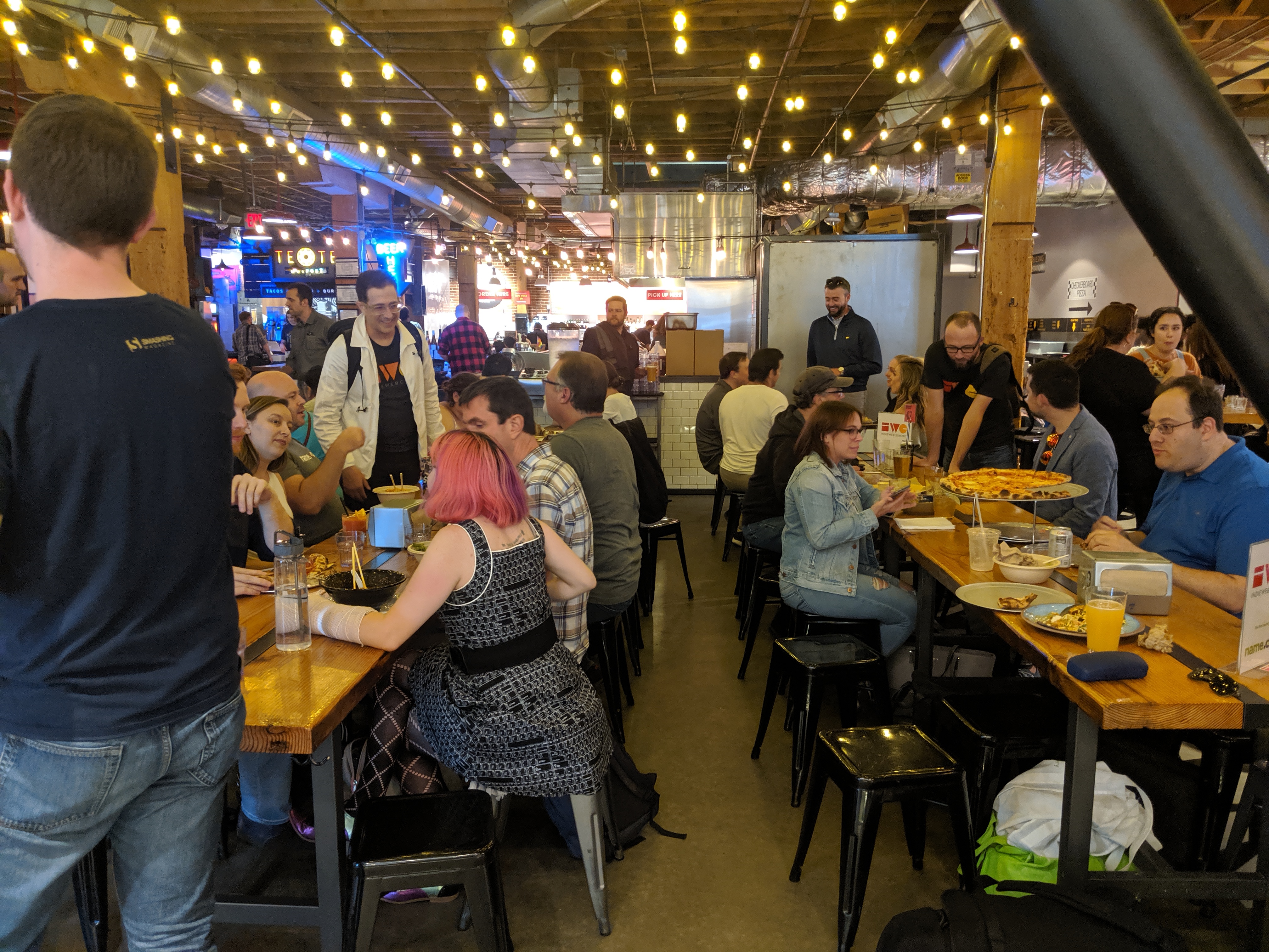 Capture of both tables of IndieWeb pre-party attendees!